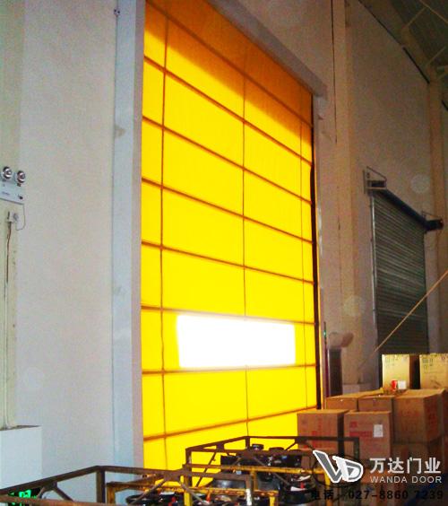鹰手营子矿工厂堆积门